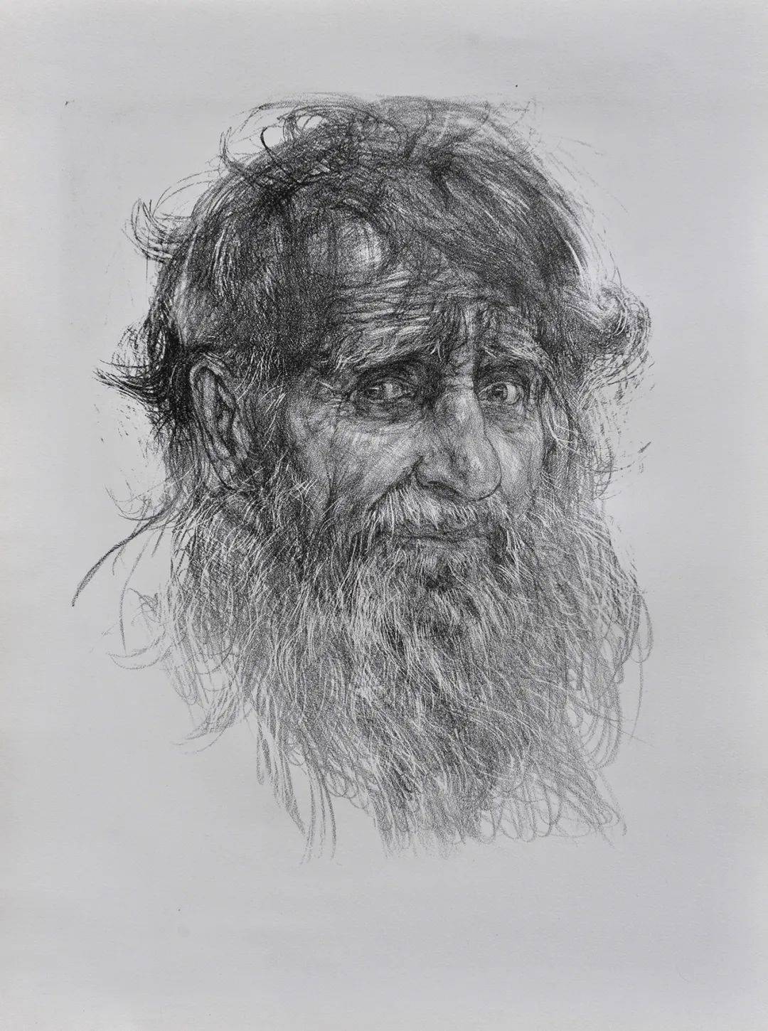 列宾美院毕业的美女画家,素描真不赖!_俄罗斯