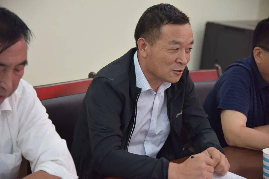 退休干部代表发言县政府副县长,公安局局长郭建华参加会议并作了关于