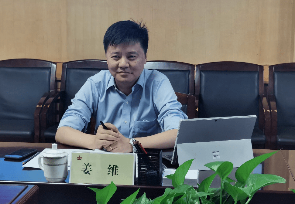 王义栋对姜维一行表示热烈欢迎,对中国钢铁协会一直以来对鞍钢的支持