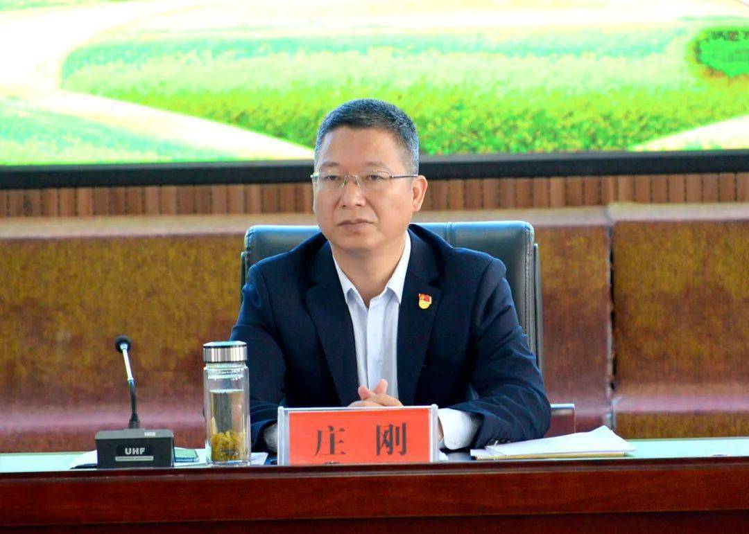 庄刚同志讲话庄刚同志首先肯定了在大家的共同努力下,兴国抓教育教学