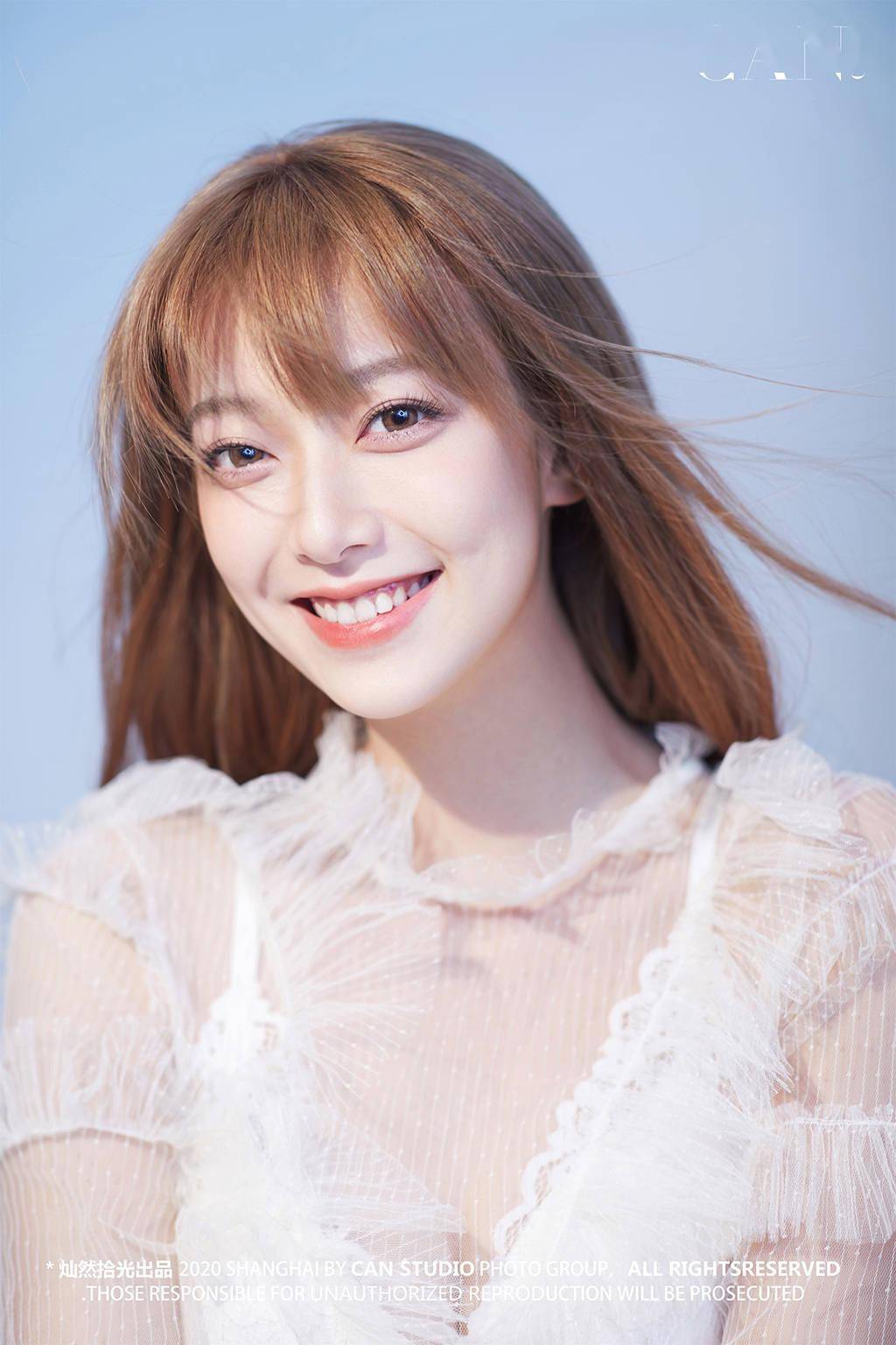 10月3日10:00-11:002018狐友国民校花崔馨月看现代展台10月3日13:00