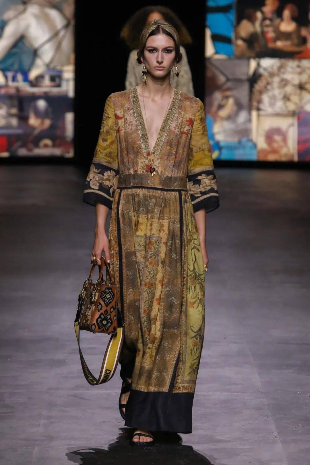 【秀场直击】dior 2021春夏成衣系列发布秀_手机搜狐网