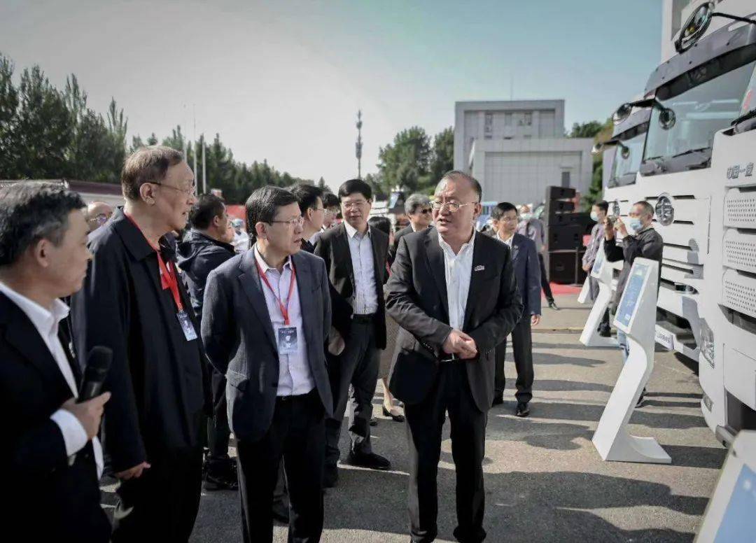 要把一汽解放的创新经验,企业战略,发展经验,领导班子建设经验对外