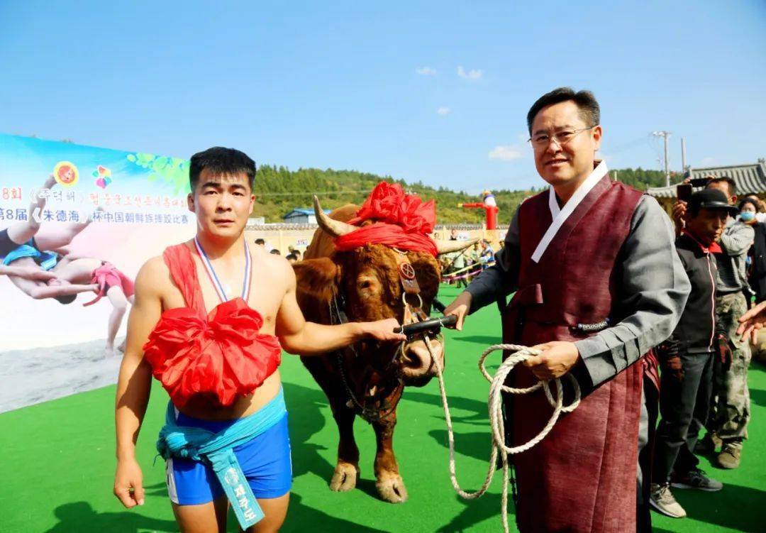 【头条】第8届"朱德海"杯中国朝鲜族摔跤比赛今日开赛