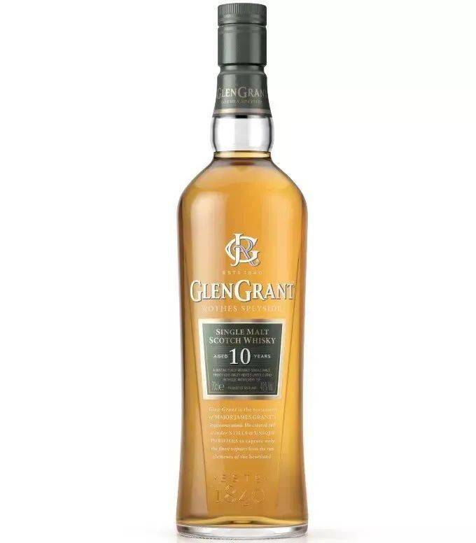 走进传统石质仓库"dunnage",你会看见三层堆桶,旧美国威士忌酒桶