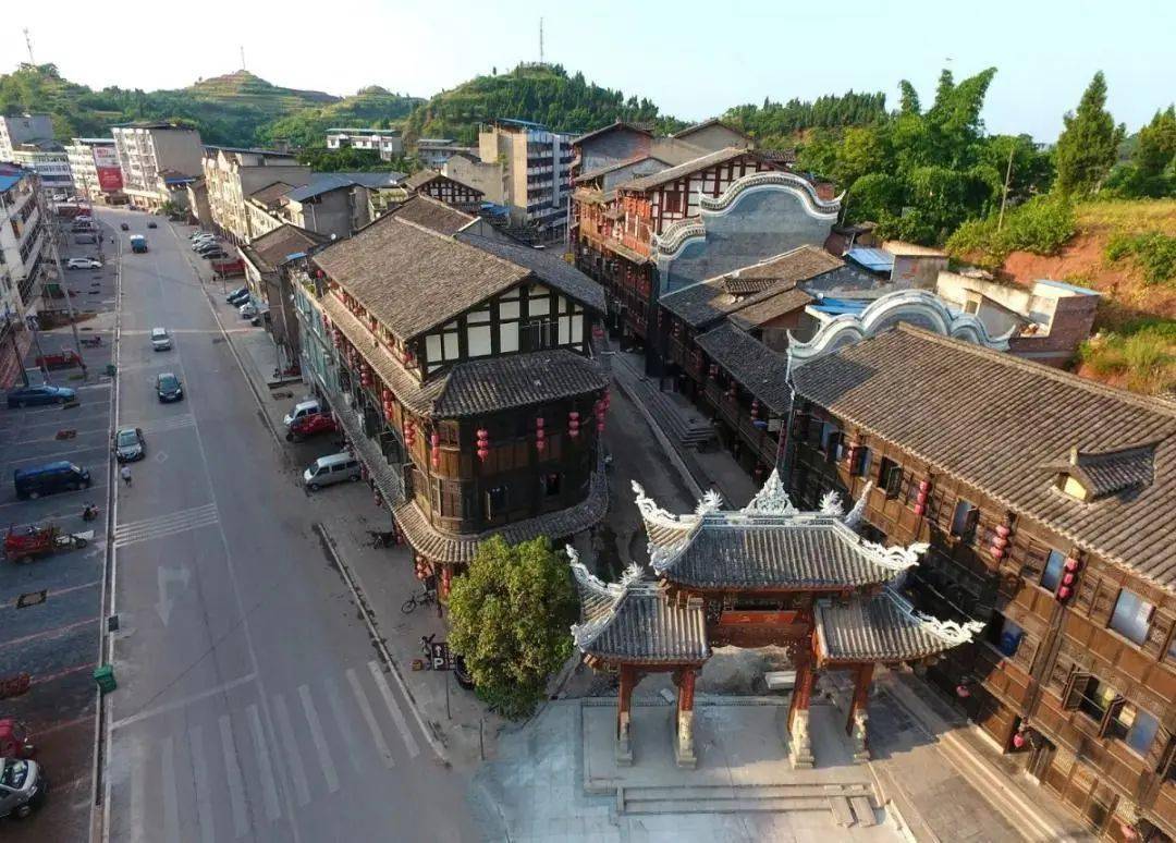 盼望着,盼望着 中秋,国庆 为了让大家 玩转咱们大潼南 潼小妹在此