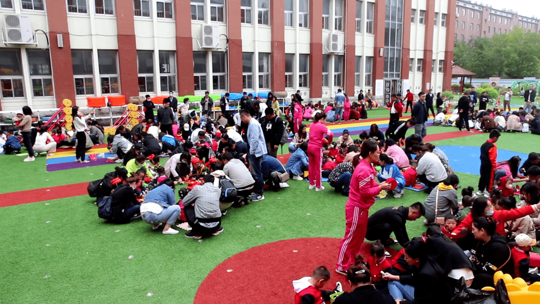 营口市育才幼儿园开展向国旗敬礼做时代新人主题升旗仪式