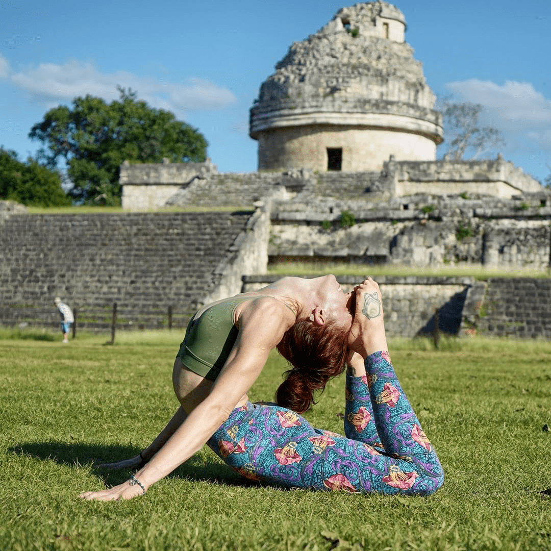 今天,小编带来一套 循序渐进进入蛇王式的瑜伽序列,有练习经验的资深