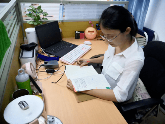 师德师风报道⑨一路花香只因心中有爱记五桂山学校市优秀教师王孝玲