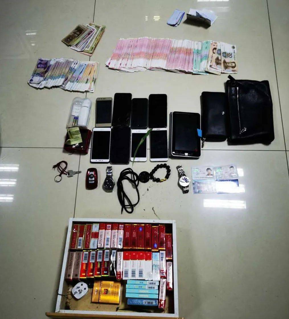 一夜之间连砸14辆!抓!