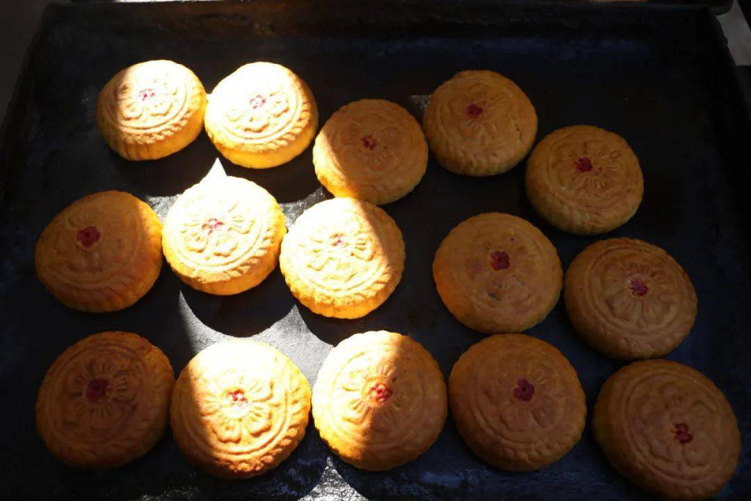 【本土】一堂炉火,一盘饼,这便是准格尔旗的中秋节_月饼