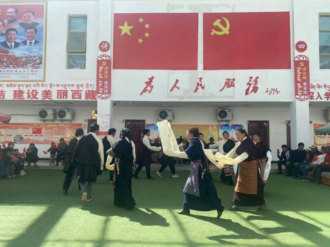 喜迎国庆索县亚拉镇组织群众开展庆祝中华人民共和国成立71周年活动