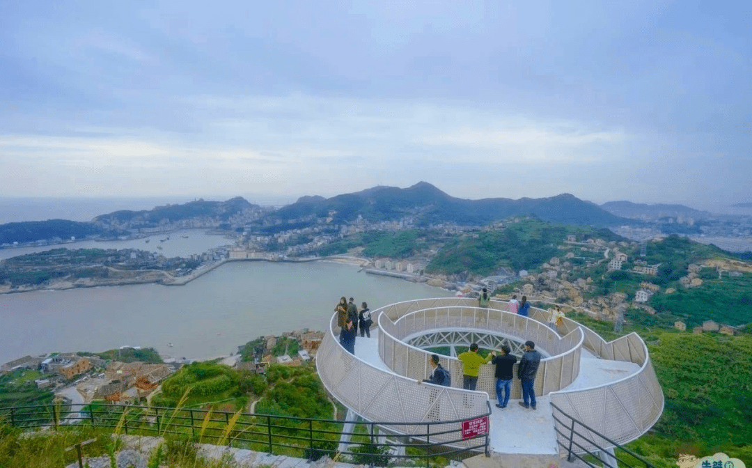 6打卡东方马卡龙,360度悬空观景台,品特色海鲜