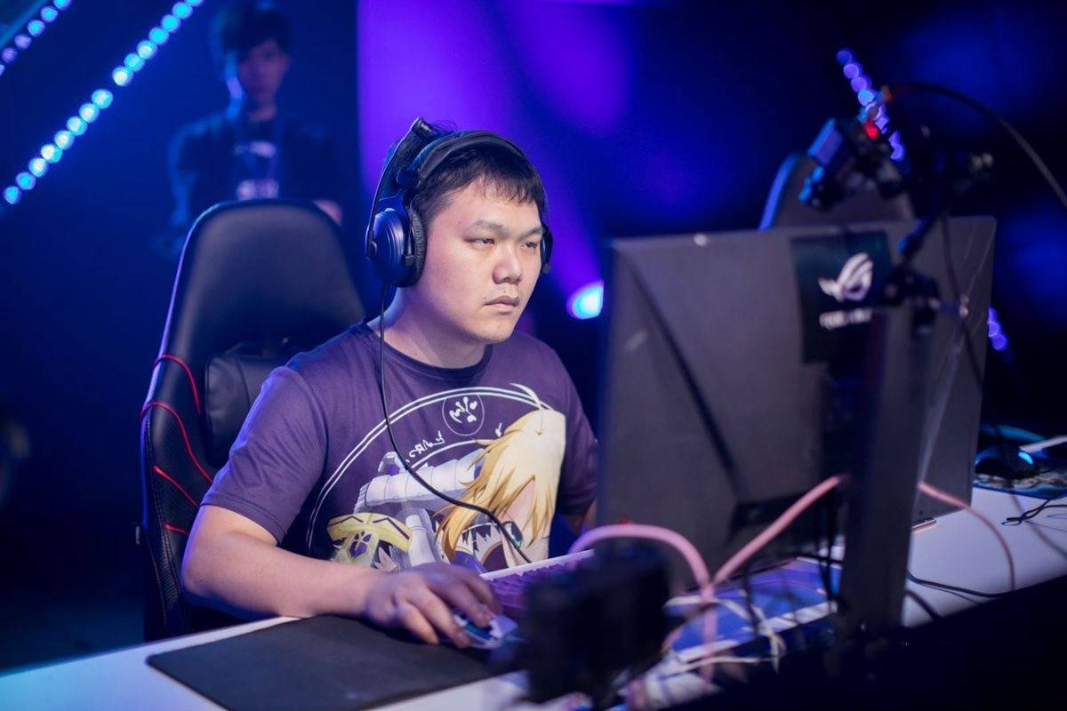 魔兽争霸fly英雄迟暮不存在的零封对手再夺冠军