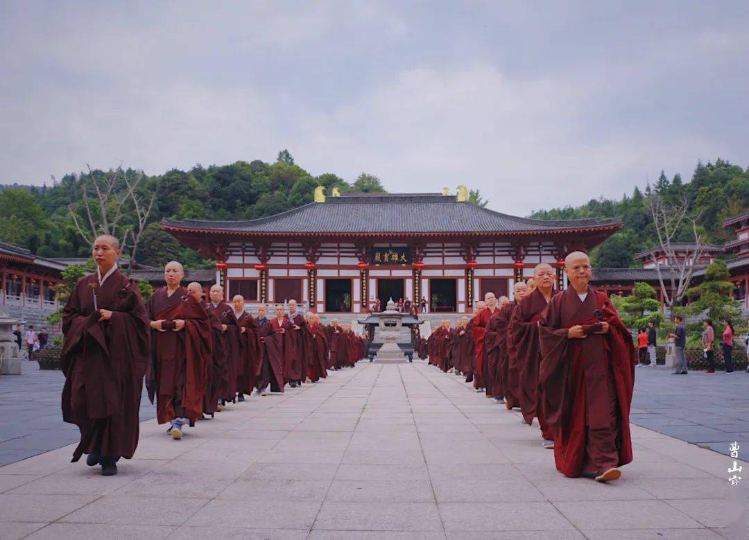 大众向曹山宝积寺住持养立法师告生死假,养立法师开示节选传香板 起七