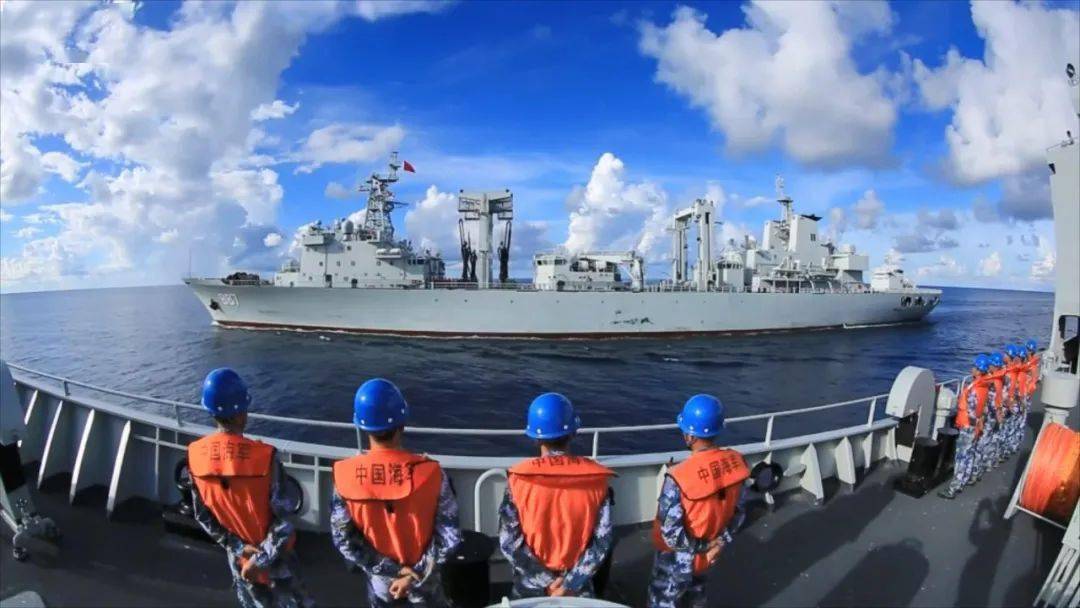 【祖国 我在战位守护您】南海海域 舰艇编队海上综合补给