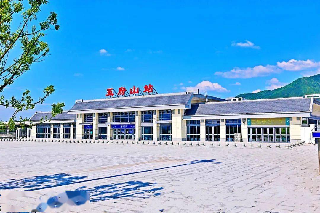 今天央视带你领略醉美高铁