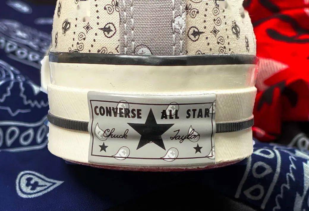 拼接腰果花offspringxconverse视觉效果相当醒目