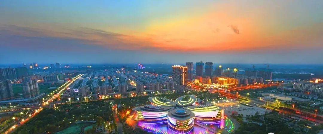 是广大市民休闲娱乐的场所,空中俯瞰呈梨花瓣形状,是砀山政务新区的