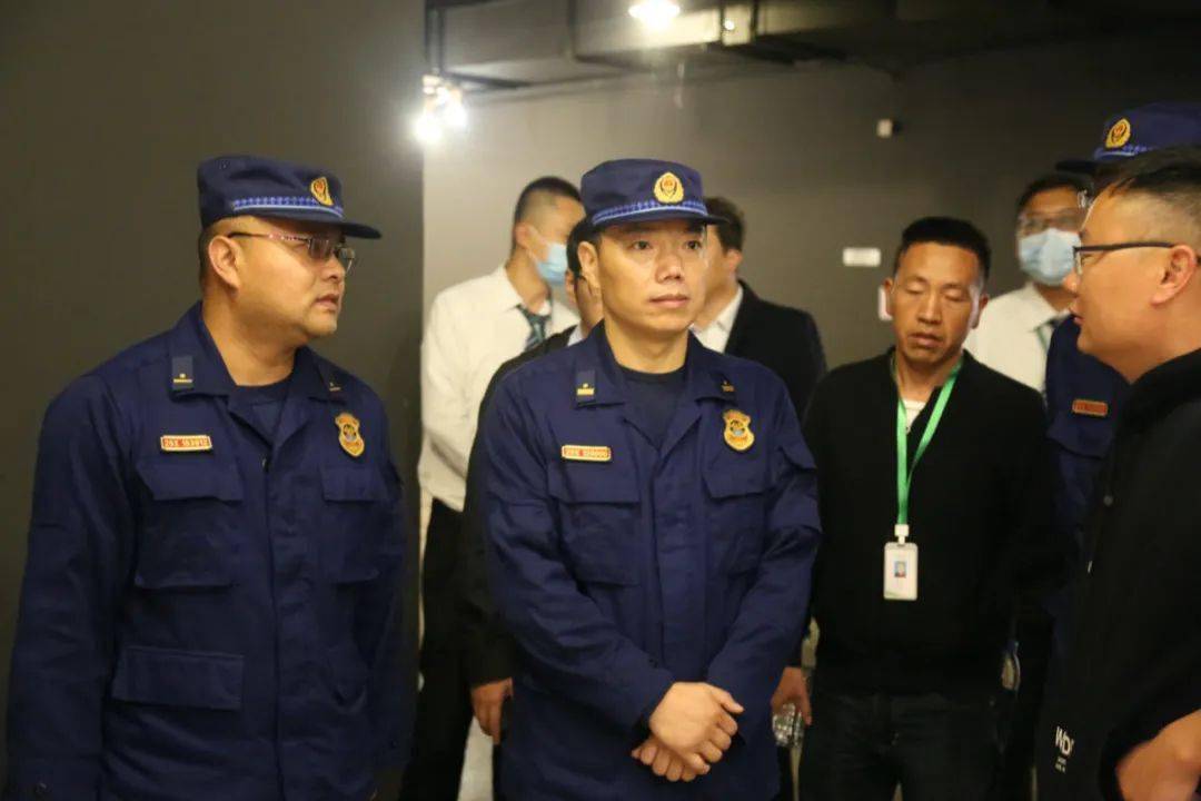 李飞政委带队开展国庆中秋节消防安全检查
