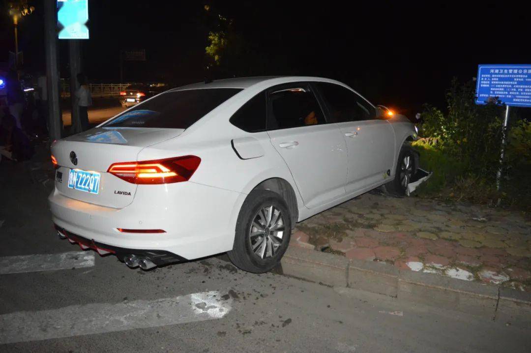 9月19日凌晨4时15分许,在德州市陵城区陵州路与迎宾街路口发生一起