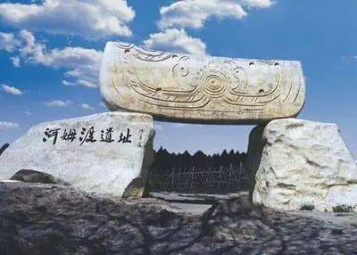 余姚的主要景点有,河姆渡遗址,阳明故居,黄宗羲墓,龙泉古刹,四明湖等.