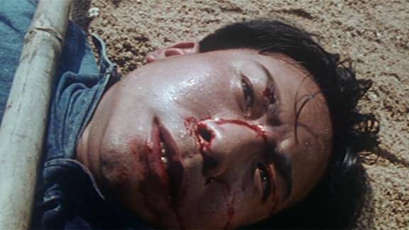 蝎子之灭杀行动阿po被打得七窍流血他是在装死实力反杀黑警