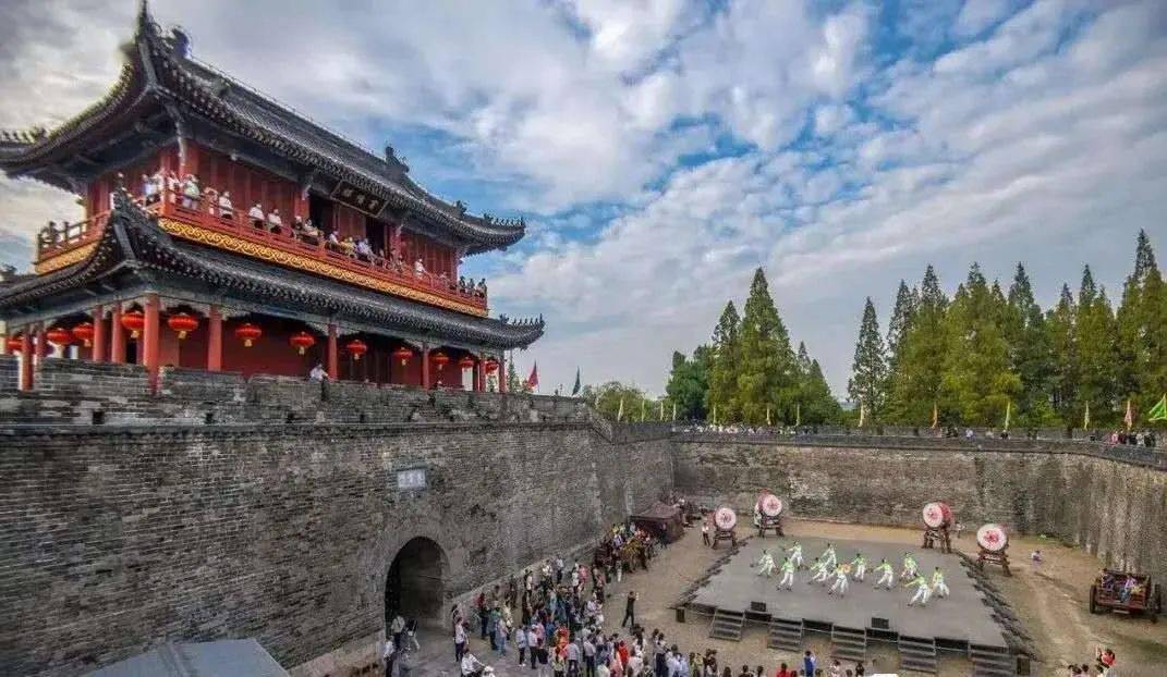 从景区景点选择上看,4a以上景区特别是5a级景区持续火爆,黄鹤楼,赤壁