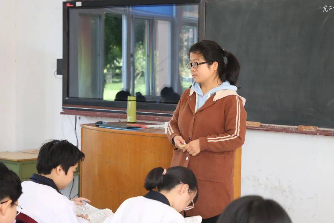 头条|武邑中学教师带你乘风破浪,一起寻找诗和远方