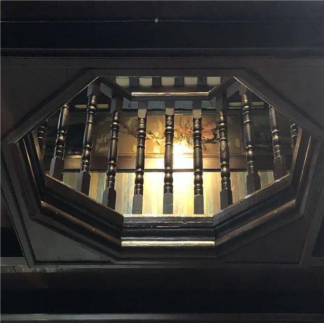 偏厅中的八角形天井,是当时的"空调"博高文化馆缮用老屋资源开发
