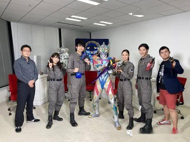 遥辉是泽塔奥特曼的变身者,有一说一在剧中遥辉的演技是真不错的.