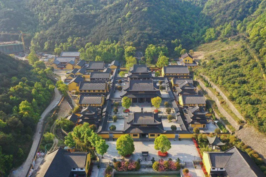 保国寺 叶炜良渚博物院 徐晖乡关何处,就是"江南好,日出江花红胜火,春