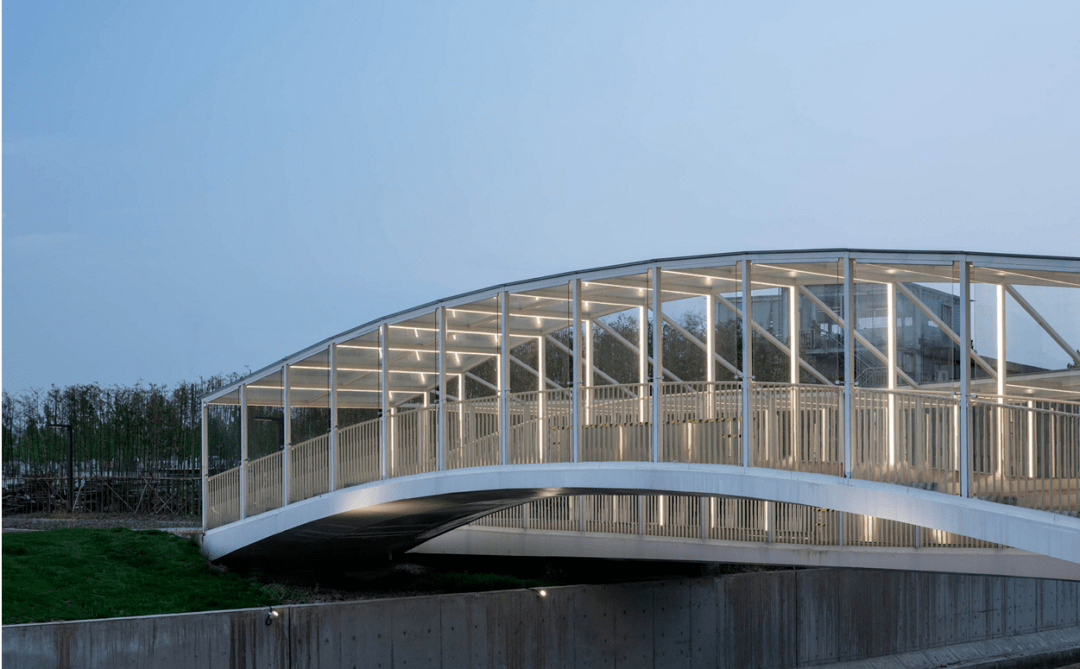 东岸最小的慢行景观桥在这里一拱一吊遮风避雨国庆体验游