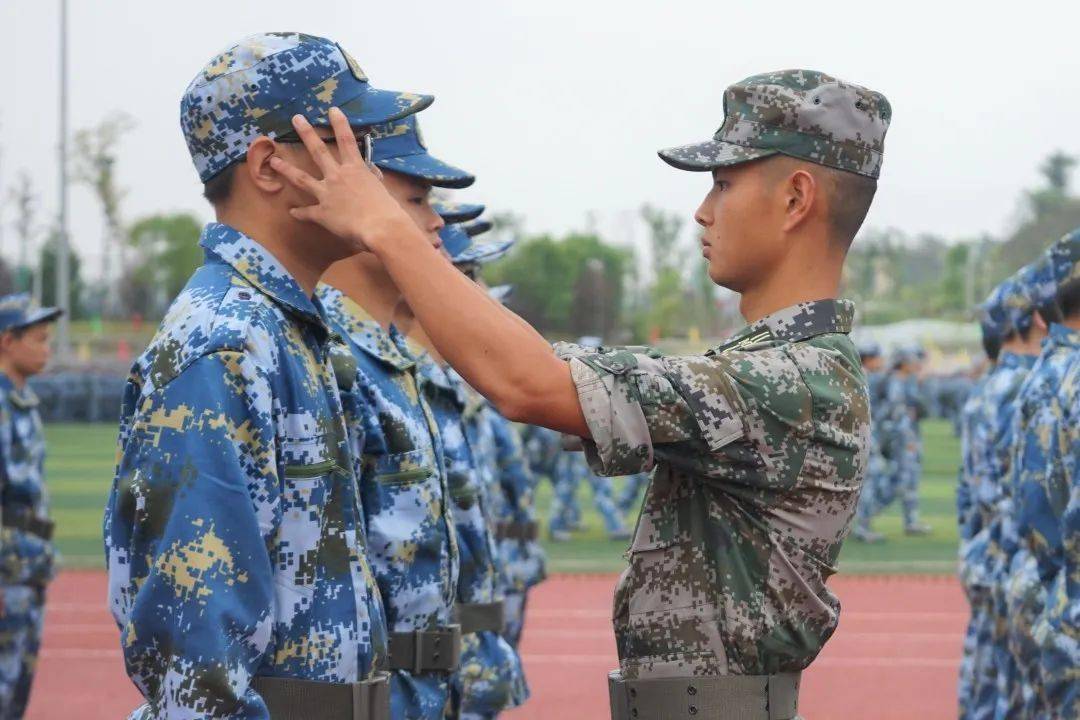 稍息立正齐步走军训动员小贴士