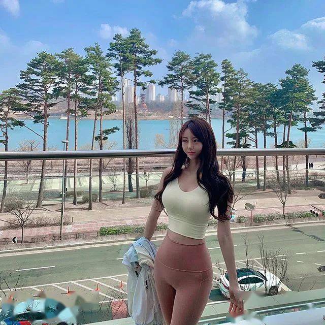 看到这样的健身妹子,你还有力气锻炼吗?