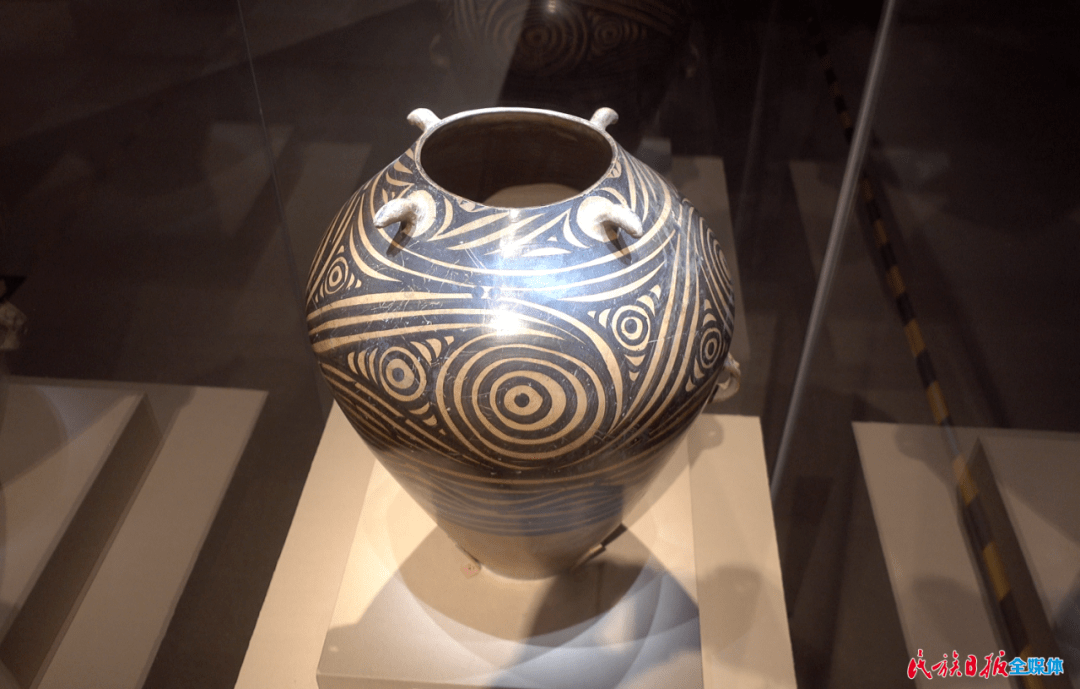 临夏文物春秋原始先民的智慧之光彩陶王