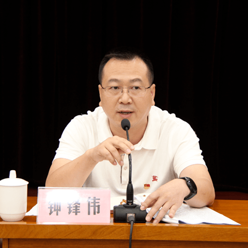 副部长,县委两新工委书记钟锋伟聚焦"八看",要重点从忠诚使命,为民