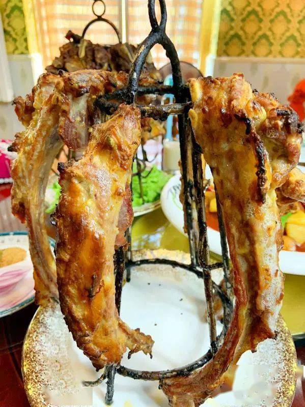 离门头沟不远!想吃馕坑烤羊排就奔这儿!麦香味儿的烤羊排,谁请客我肯