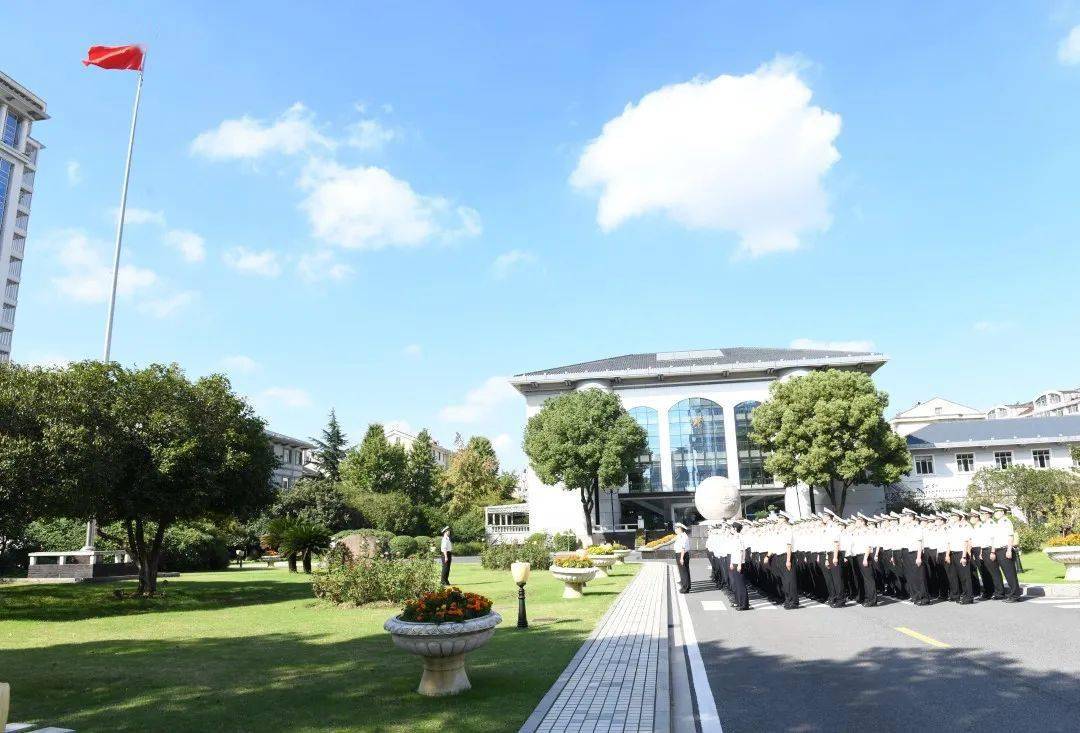 南京海关举行国庆升国旗仪式