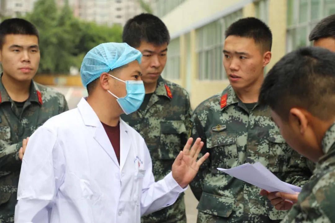 无偿献血凉山武警用热血温暖这个深秋