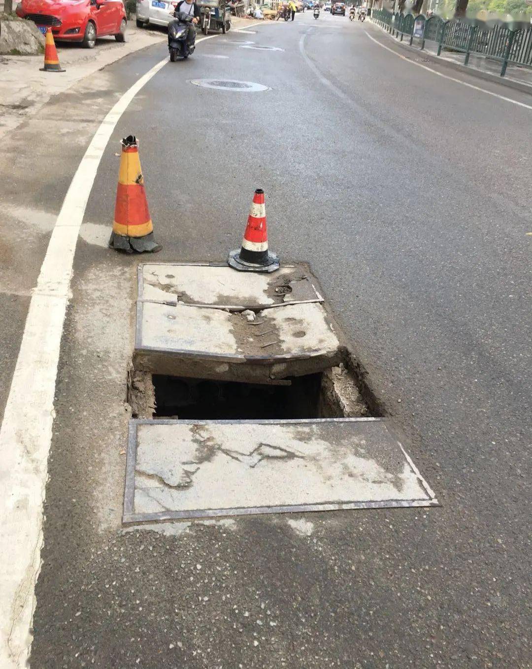 景宁民声356危险景宁环城西路这处路面井盖缺失路过车辆行人注意安全