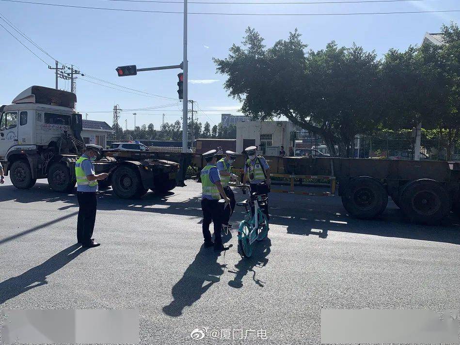 又是這種車廈門兩天連發2起車禍2名騎手不幸身亡