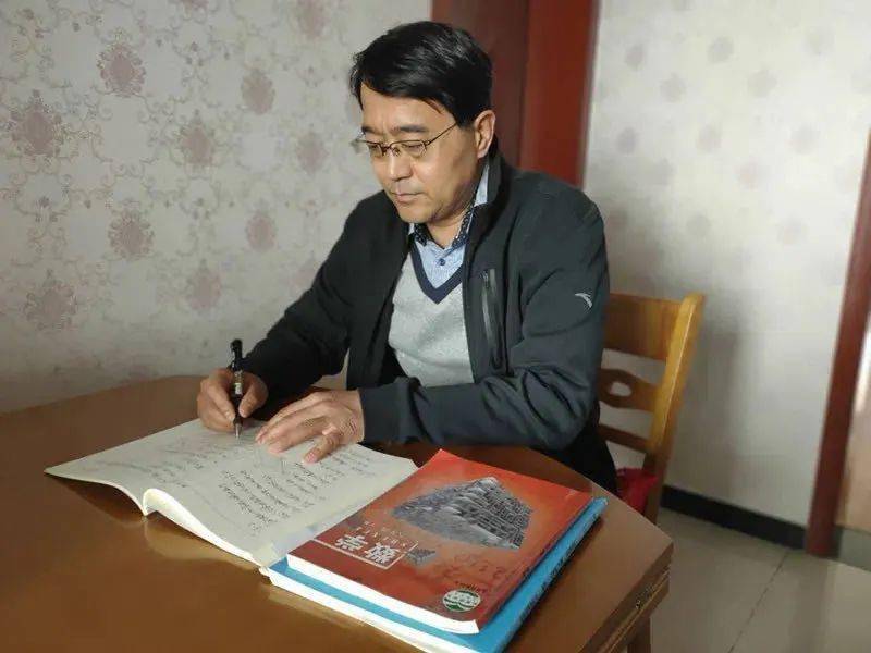 王献春老师30多年如一日,耕耘在教育教学第一线