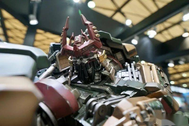 转载azureseastudio变形金刚正版授权雾隐暗丈雕像上色图