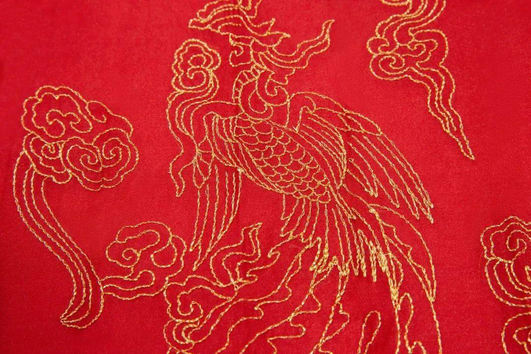 听说你们都在找华裳九州走秀的这套婚服