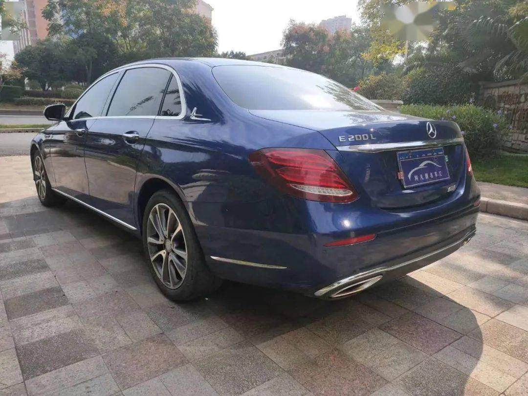 【精品车源】:月供5888元 本地小姐姐2017年奔驰 e200l 到店