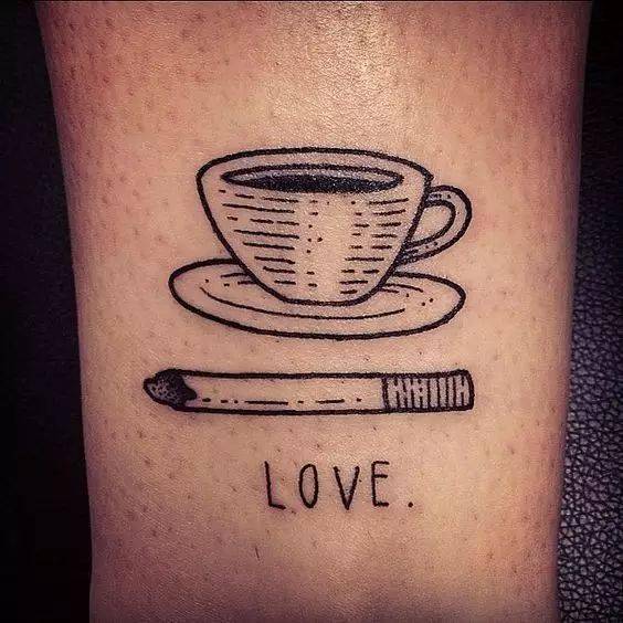 在这些纹身里,尤其是跟咖啡有关的图案最受欢迎,比如咖啡豆,咖啡树叶