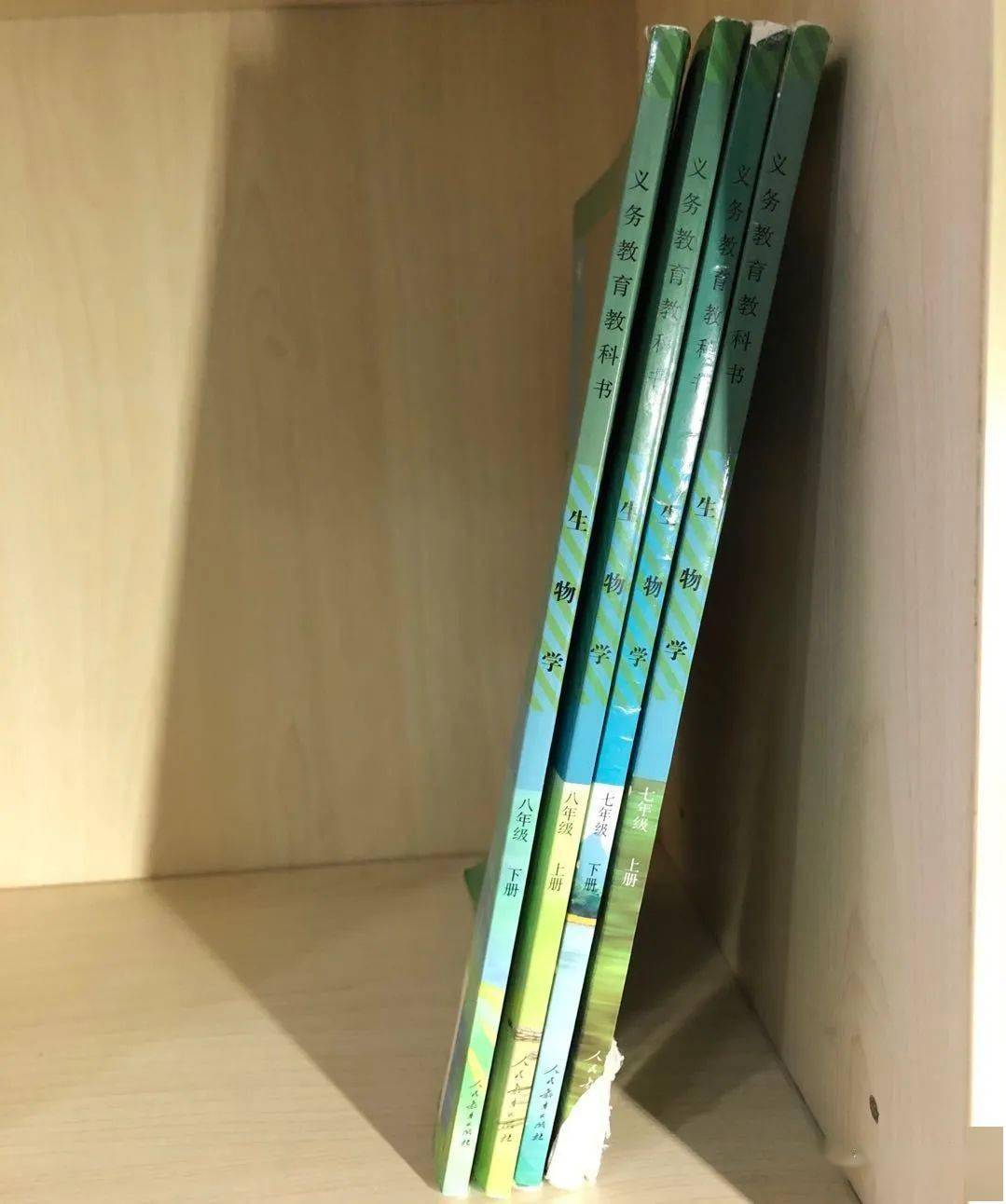 书很薄,看看真快呀.