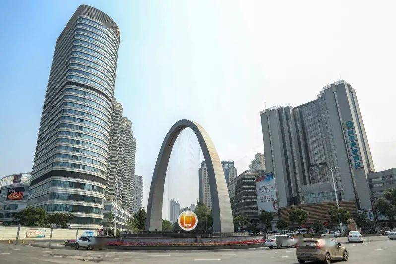 印象城当鲜花遇上网红打卡地——武汉印象城的未来游乐场,简单的花和