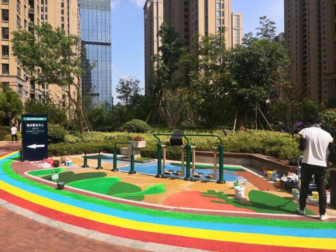 3,点缀园区篇除了车库美化与彩虹跑道绘制,为了增加园区的生动性,让